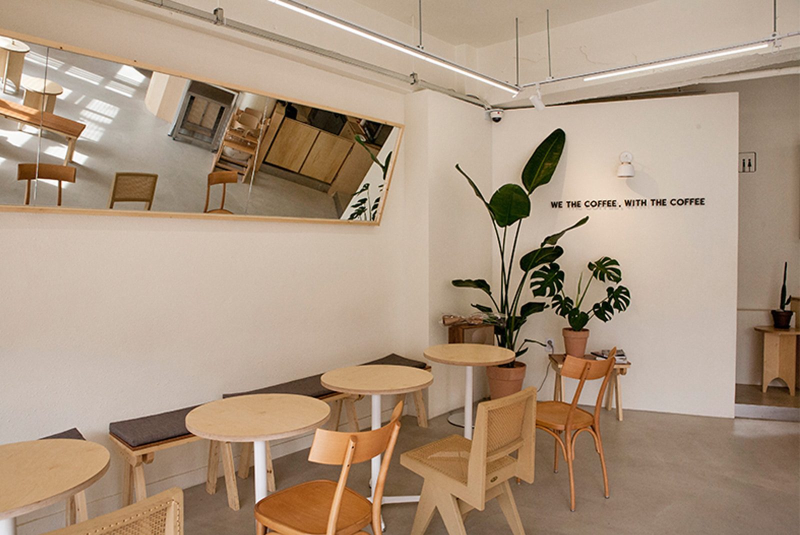 we the coffee 서울 금호동 카페 인테리어 완공사진 8